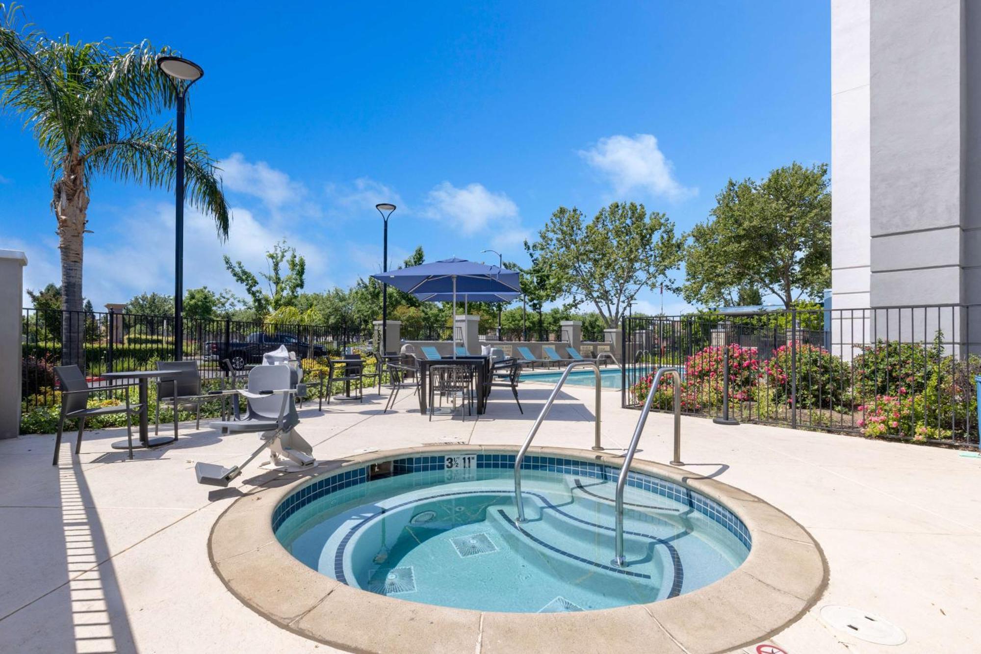 Hampton Inn & Suites Yuba City Extérieur photo